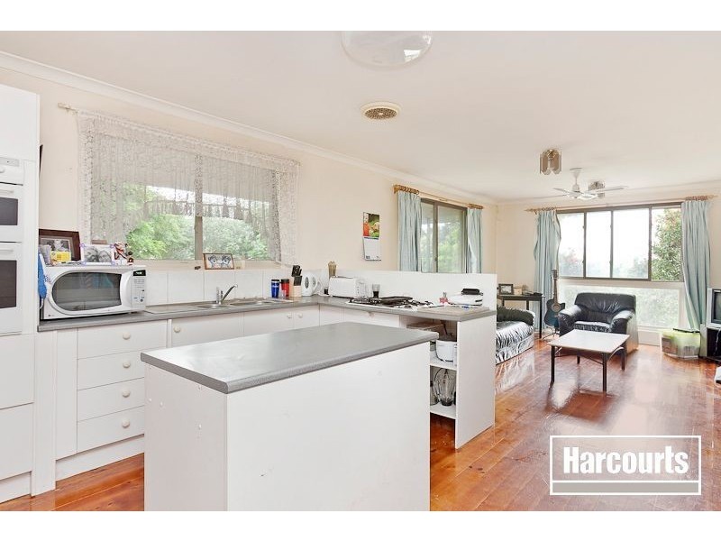 28 Leigh Drive, Pakenham VIC 3810