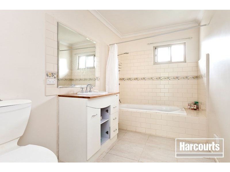 28 Leigh Drive, Pakenham VIC 3810