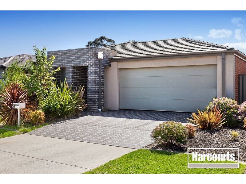7 Wild Cherry Avenue, Pakenham VIC 3810