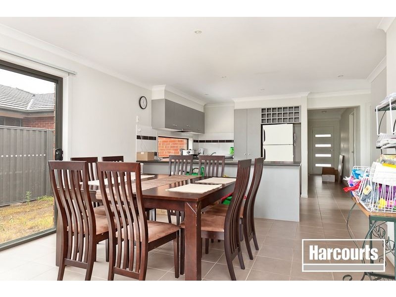 7 Wild Cherry Avenue, Pakenham VIC 3810