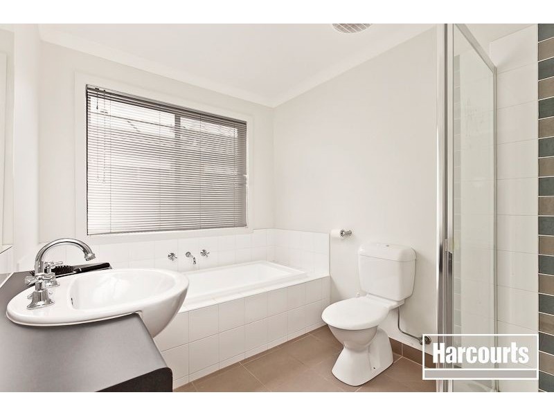 7 Wild Cherry Avenue, Pakenham VIC 3810