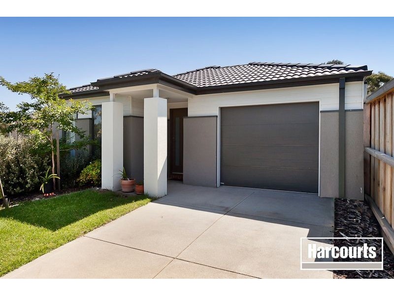6 Versace Court, Pakenham VIC 3810