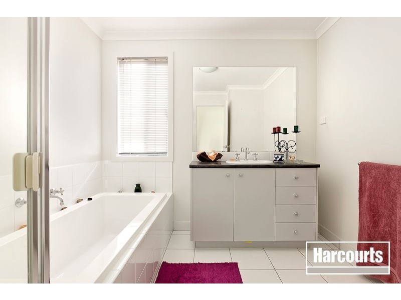 6 Versace Court, Pakenham VIC 3810