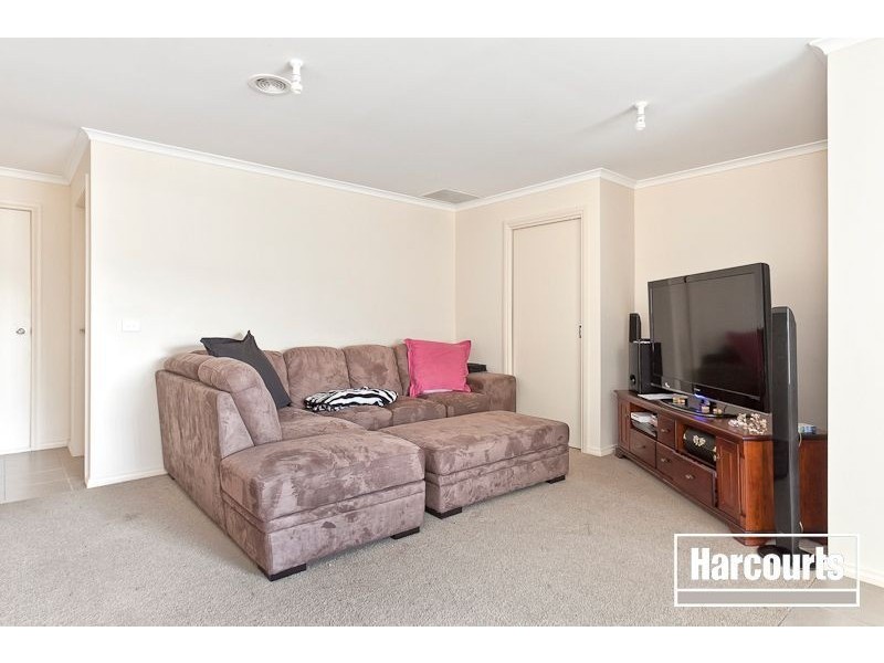 4/108 Ahern Road, Pakenham VIC 3810