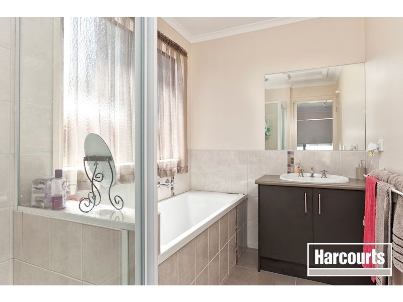 4/108 Ahern Road, Pakenham VIC 3810