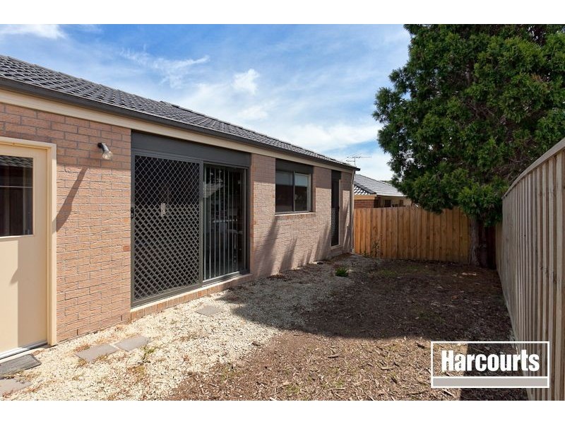 4/108 Ahern Road, Pakenham VIC 3810