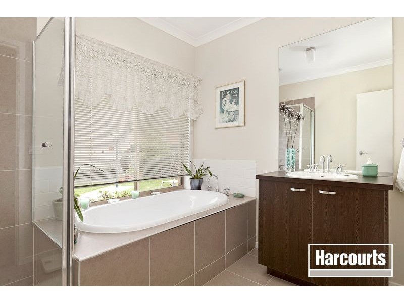 5 Britton Drive, Pakenham VIC 3810