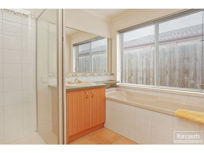 21 Gillian Place, Pakenham VIC 3810
