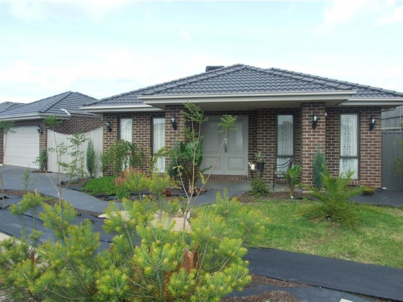 17 Downing Square, Pakenham VIC 3810