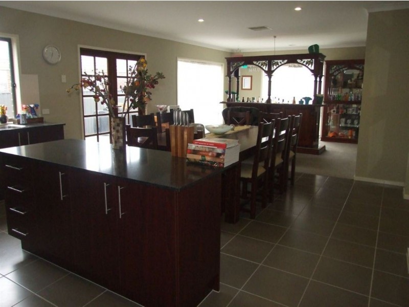 17 Downing Square, Pakenham VIC 3810