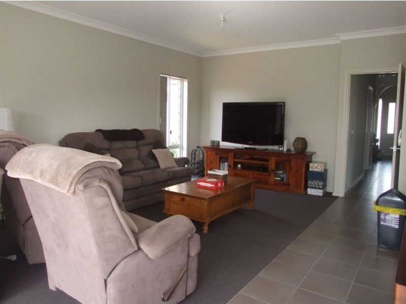 3 Sinclair Walk, Pakenham VIC 3810