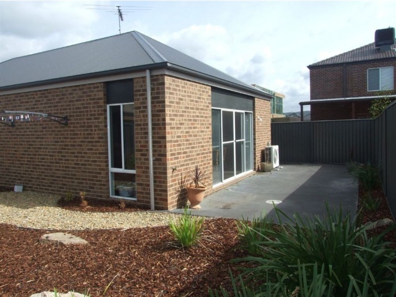 3 Sinclair Walk, Pakenham VIC 3810