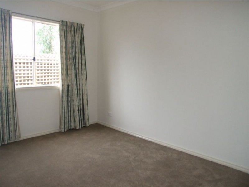 2/13 Lorraine Court, Pakenham VIC 3810