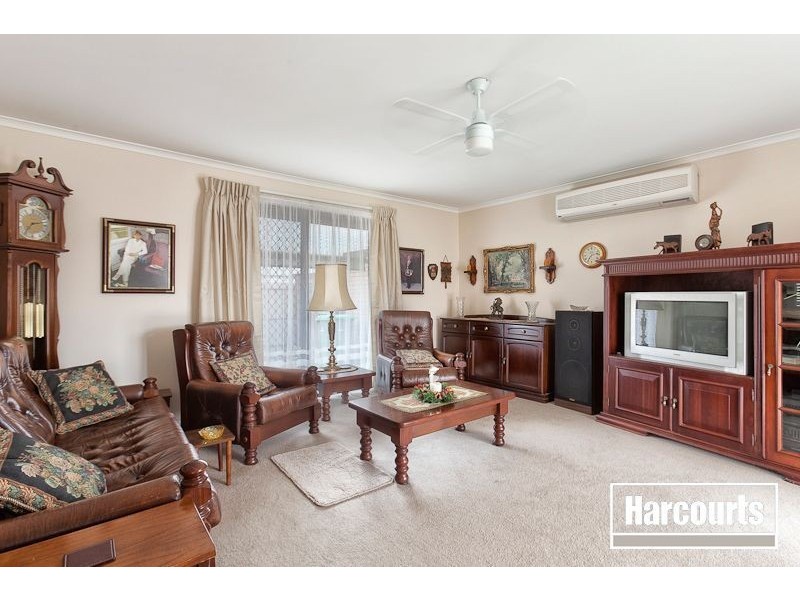 2/18 Henty Street, Pakenham VIC 3810