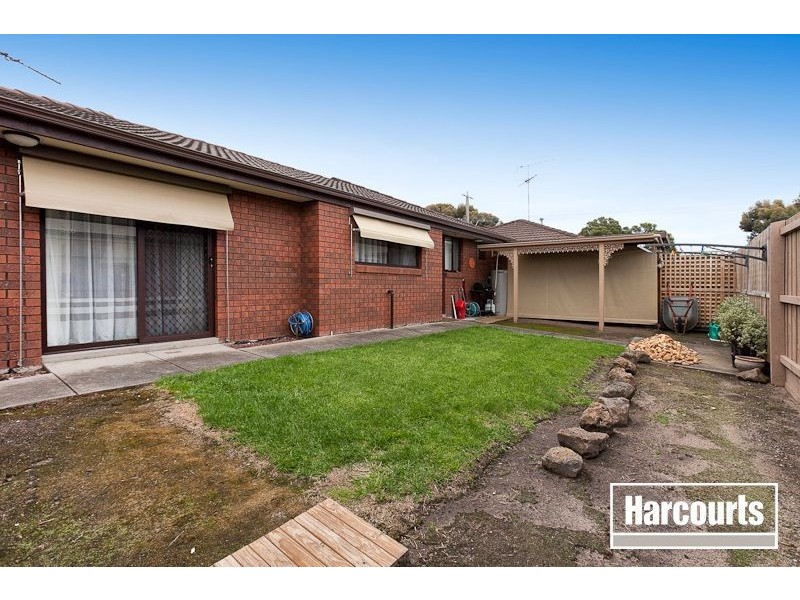 2/18 Henty Street, Pakenham VIC 3810