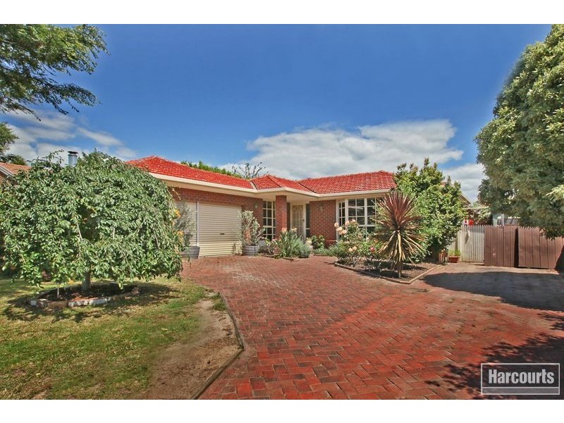 19 Hedgeley Drive, Berwick VIC 3806