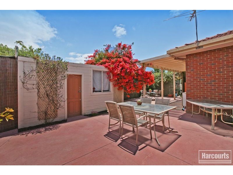 19 Hedgeley Drive, Berwick VIC 3806