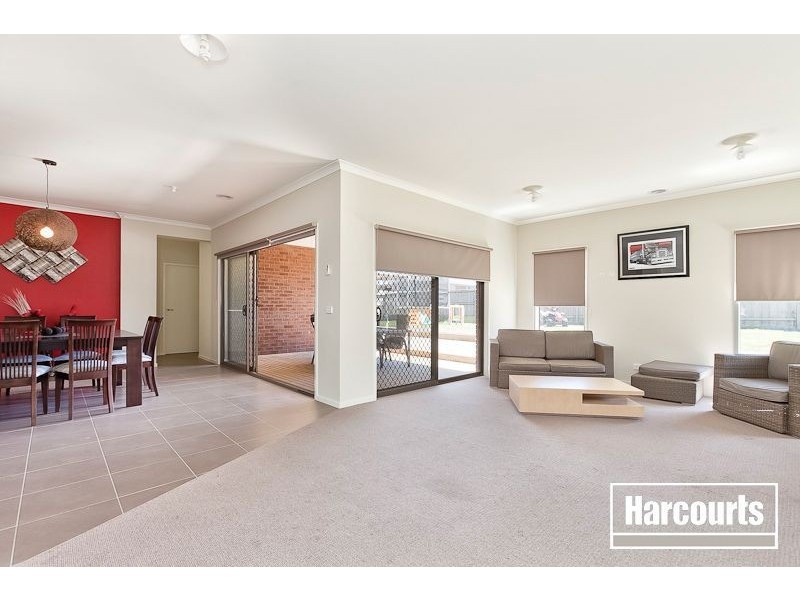 113 Livingstone Boulevard, Pakenham VIC 3810