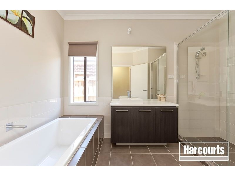 113 Livingstone Boulevard, Pakenham VIC 3810