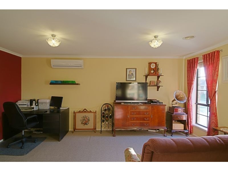 7 Sir Philip Court, Pakenham VIC 3810