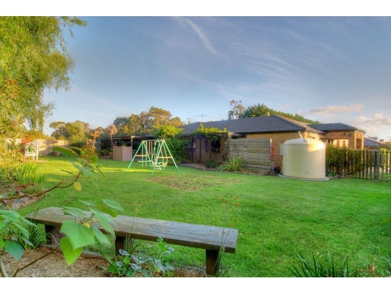 7 Sir Philip Court, Pakenham VIC 3810