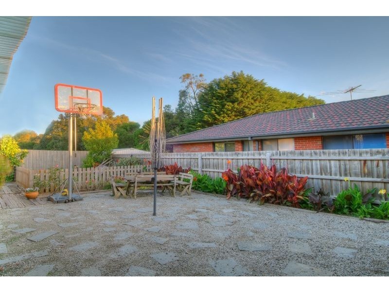 7 Sir Philip Court, Pakenham VIC 3810