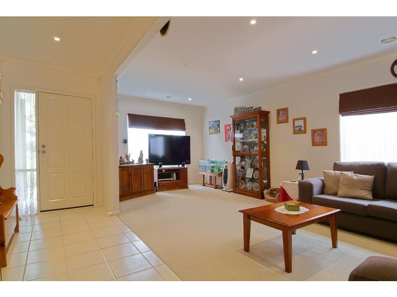 15 Buchan Green, Pakenham VIC 3810