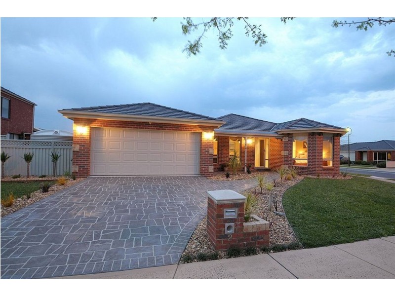 2 Latrobe Avenue, Pakenham VIC 3810