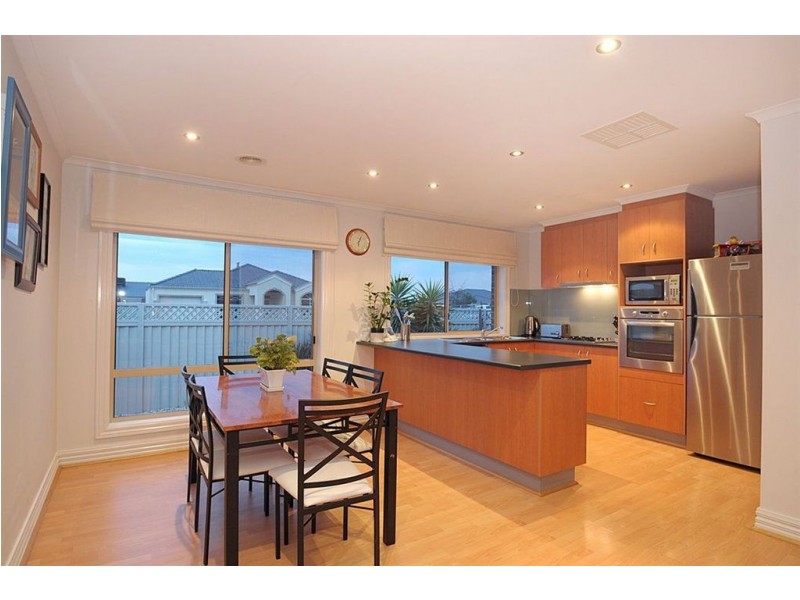 2 Latrobe Avenue, Pakenham VIC 3810