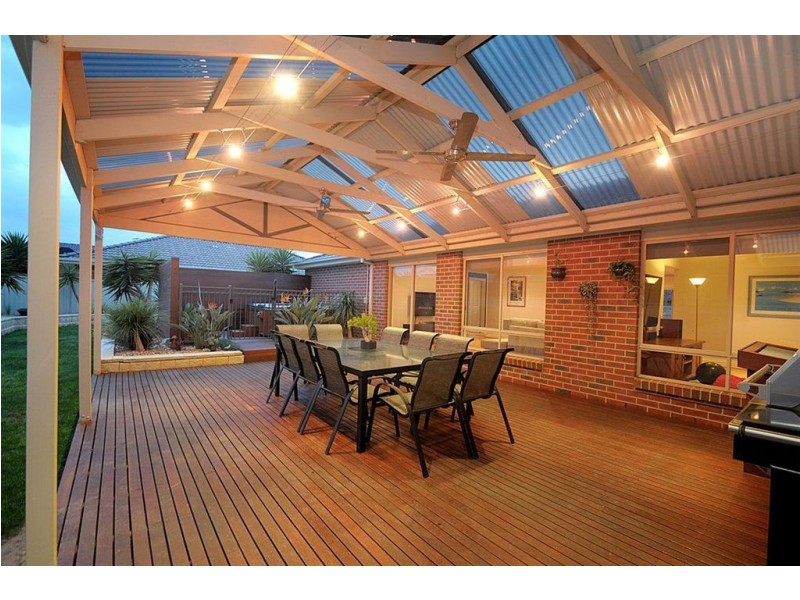 2 Latrobe Avenue, Pakenham VIC 3810