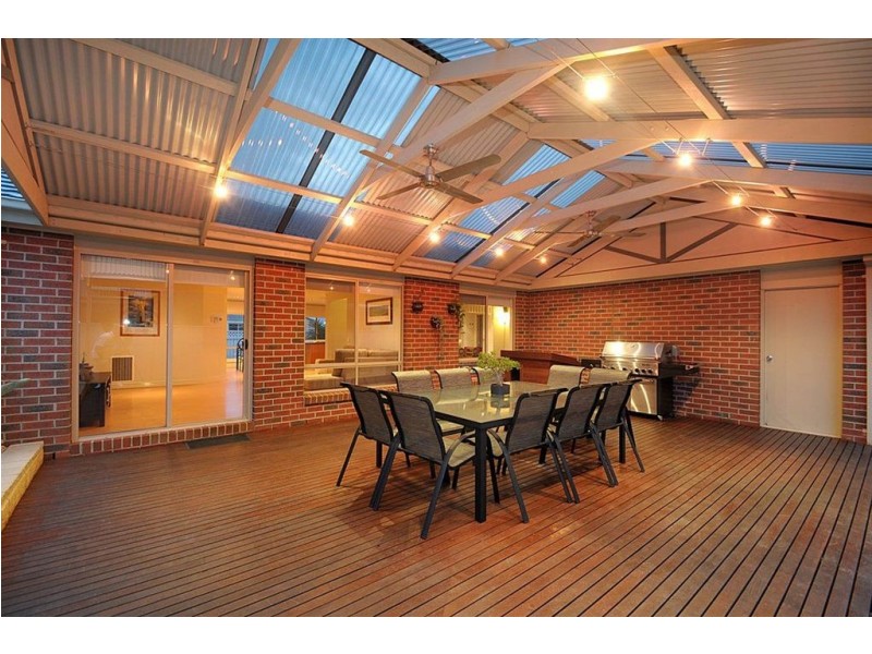 2 Latrobe Avenue, Pakenham VIC 3810