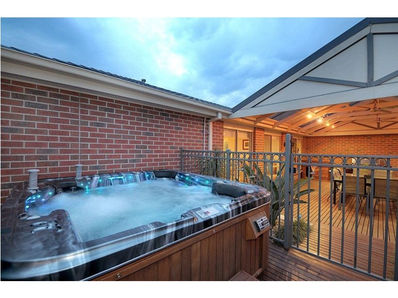 2 Latrobe Avenue, Pakenham VIC 3810