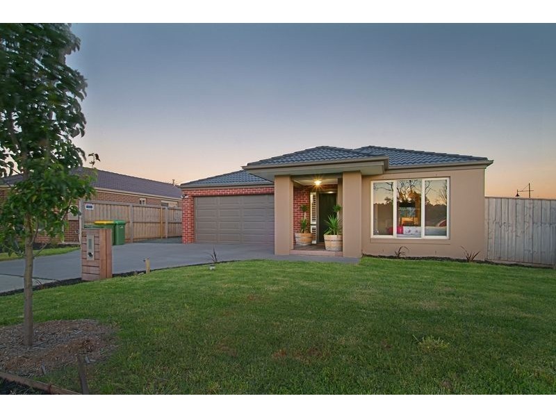 66 Algerd Way, Pakenham VIC 3810