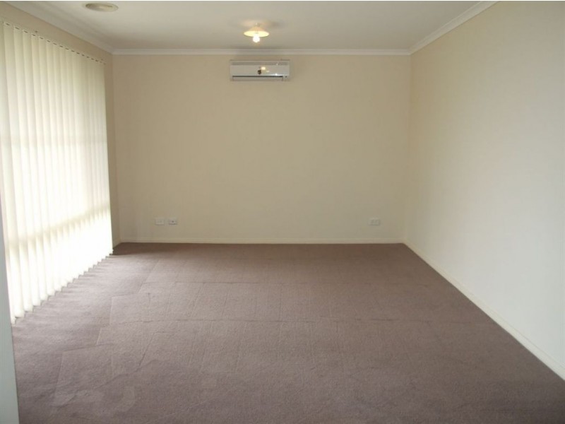 40 Manna Gum Drive, Pakenham VIC 3810