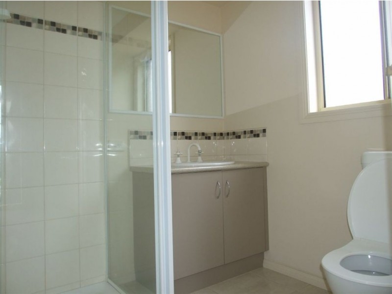 40 Manna Gum Drive, Pakenham VIC 3810