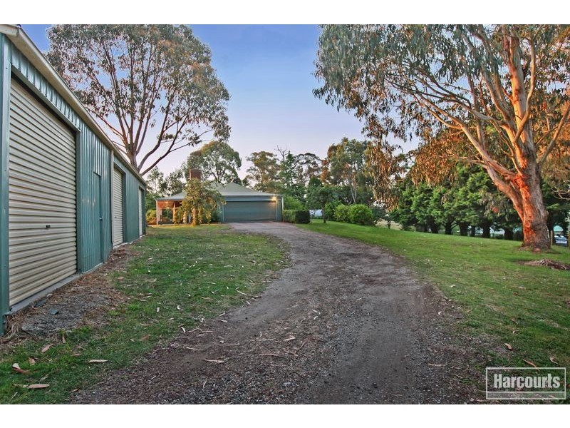 122 Mann Road Court, Pakenham Upper VIC 3810