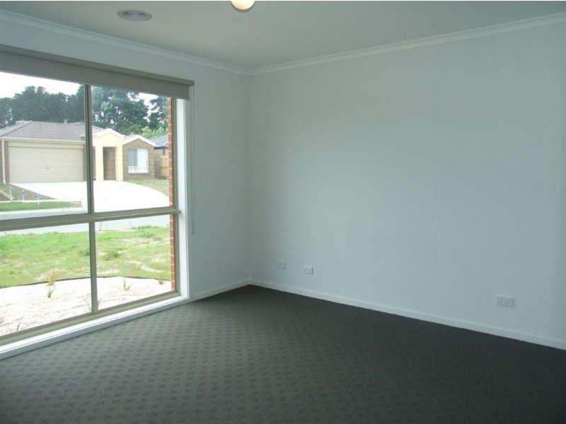 24 Melissa Way, Pakenham VIC 3810