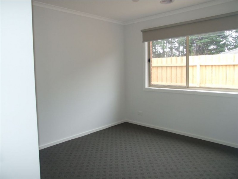 24 Melissa Way, Pakenham VIC 3810