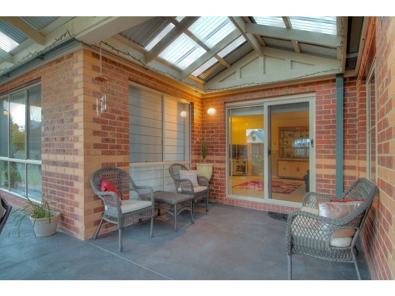 1 Mia Drive, Pakenham VIC 3810