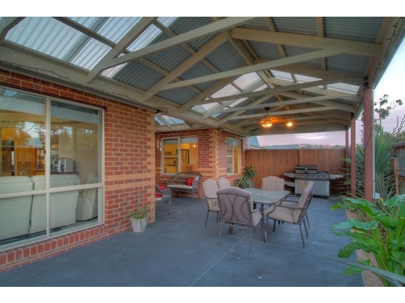 1 Mia Drive, Pakenham VIC 3810