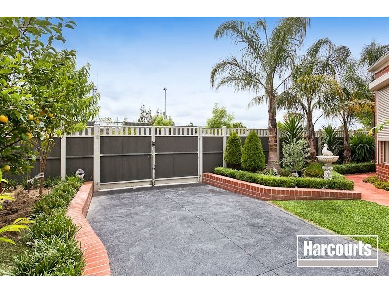 28 Flinders Chase, Pakenham VIC 3810