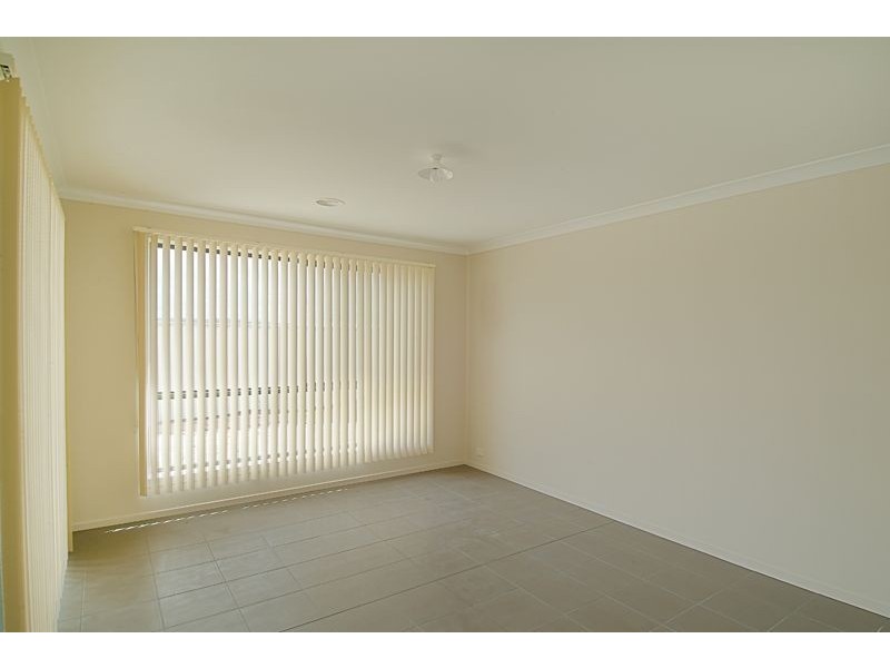 34 Victory Drive, Pakenham VIC 3810