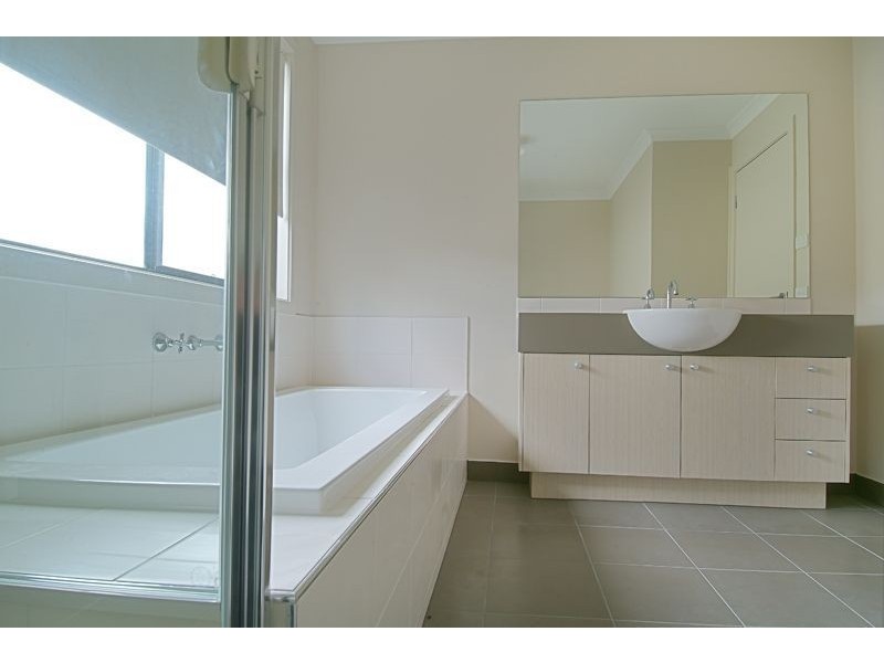 34 Victory Drive, Pakenham VIC 3810