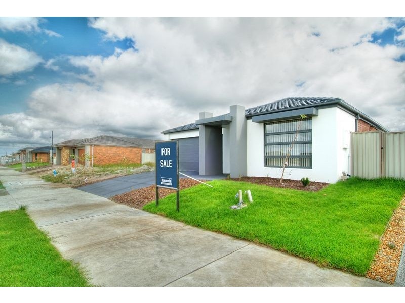 34 Victory Drive, Pakenham VIC 3810