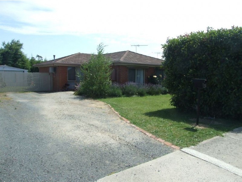 19 Smethurst Ave, Pakenham VIC 3810
