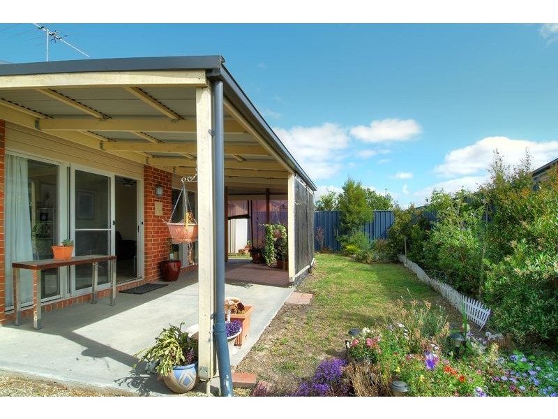 21 Ironbark Circuit, Pakenham VIC 3810