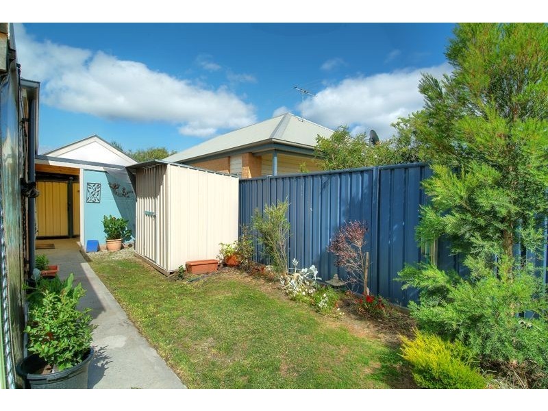 21 Ironbark Circuit, Pakenham VIC 3810