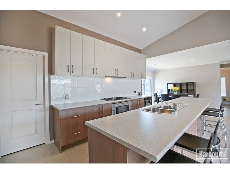 9 Mia Drive, Pakenham VIC 3810