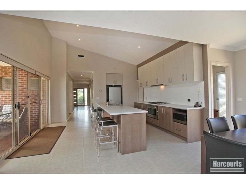 9 Mia Drive, Pakenham VIC 3810
