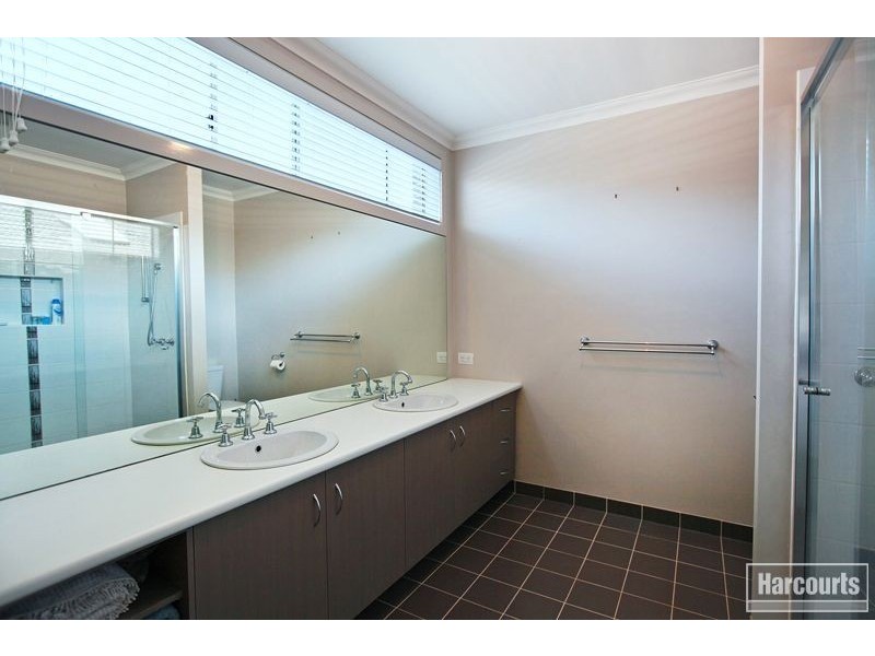 9 Mia Drive, Pakenham VIC 3810